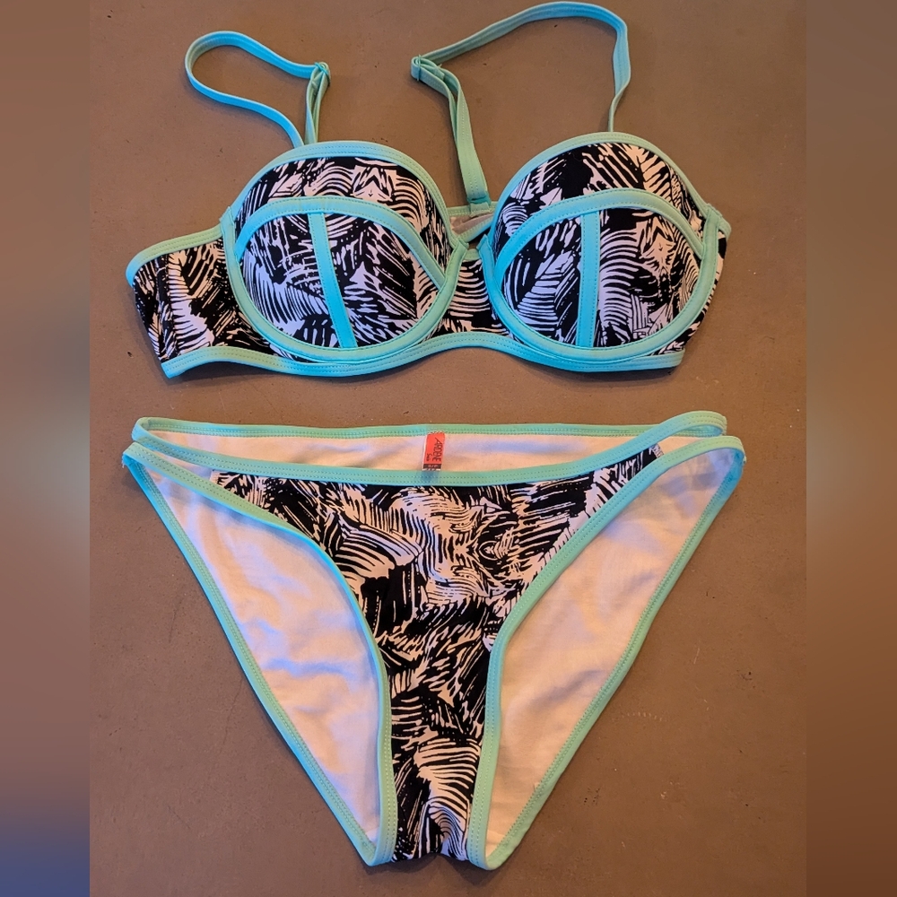 Swim suit
